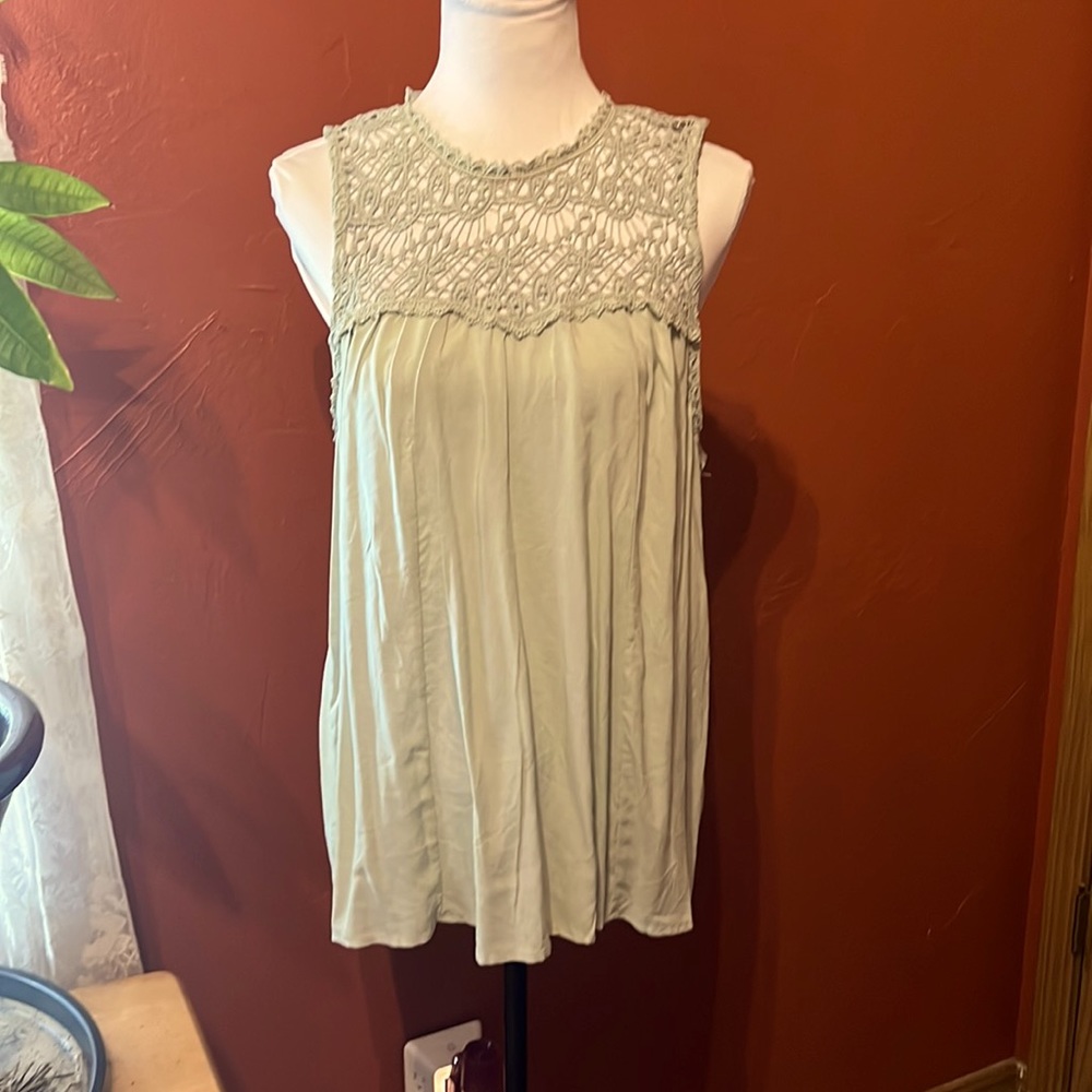 TRIXXI/FRANCESCA’S CROCHET BODICE TOP….082